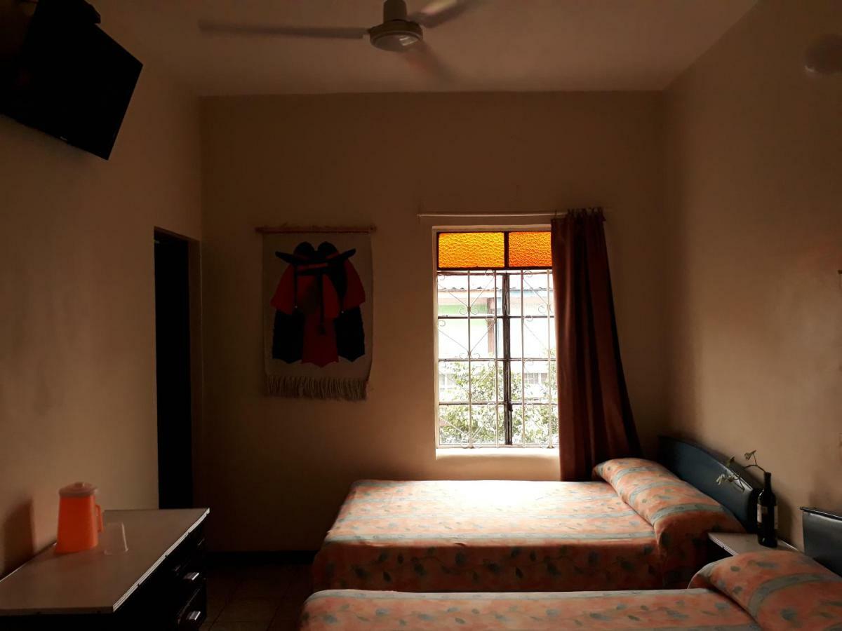 Hotel Janeiro Guadalajara Extérieur photo